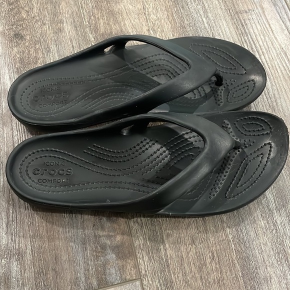 Crocs Iconic Comfort Kadee II Black Flip Flops - Picture 3 of 6